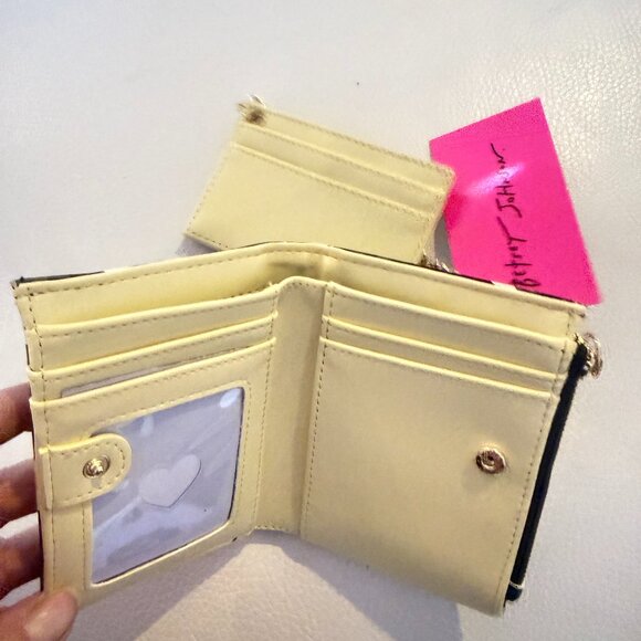 NWT Betsey Johnson Daisy Print Bifold Wallet With Pullout credit card case black - Picture 4 of 5